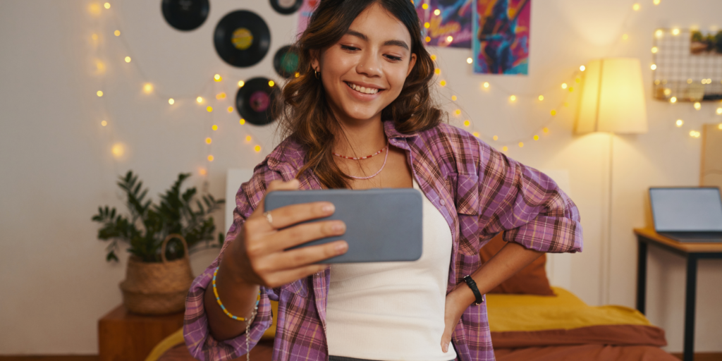 Hidden Influence of Social Media Algorithms on Fashion Choices