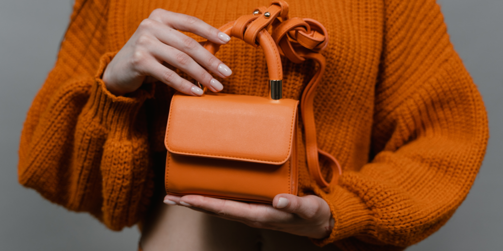 Mini Bags Continue to Attract Fashion Enthusiasts